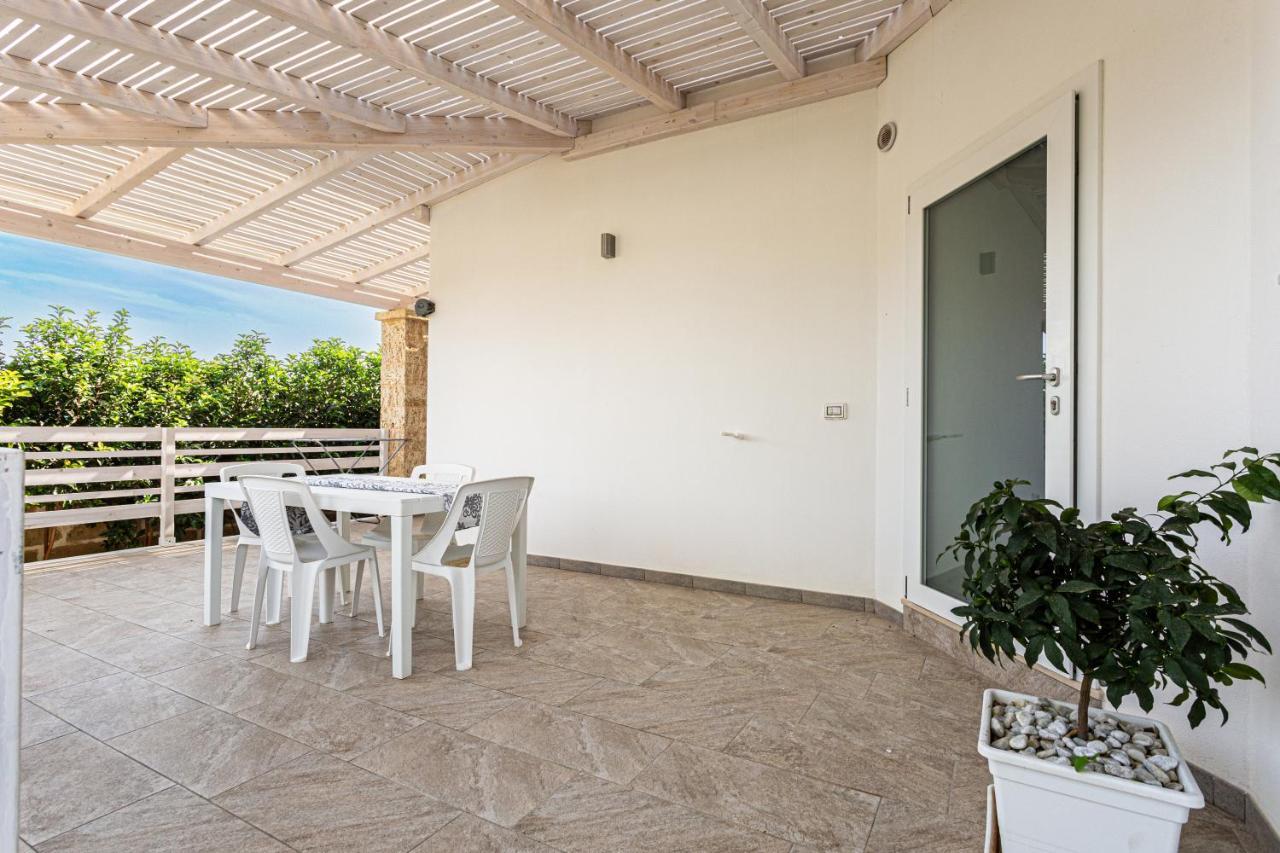 Resort Almaredamarra Con Piscina E Idromassaggio Sul Mare Torre San Giovanni Ugento Exteriör bild