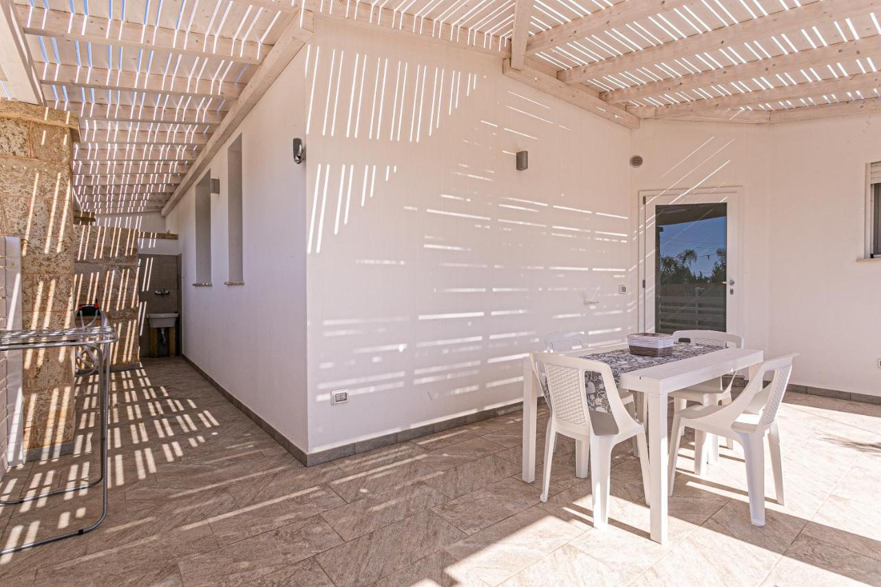 Resort Almaredamarra Con Piscina E Idromassaggio Sul Mare Torre San Giovanni Ugento Exteriör bild
