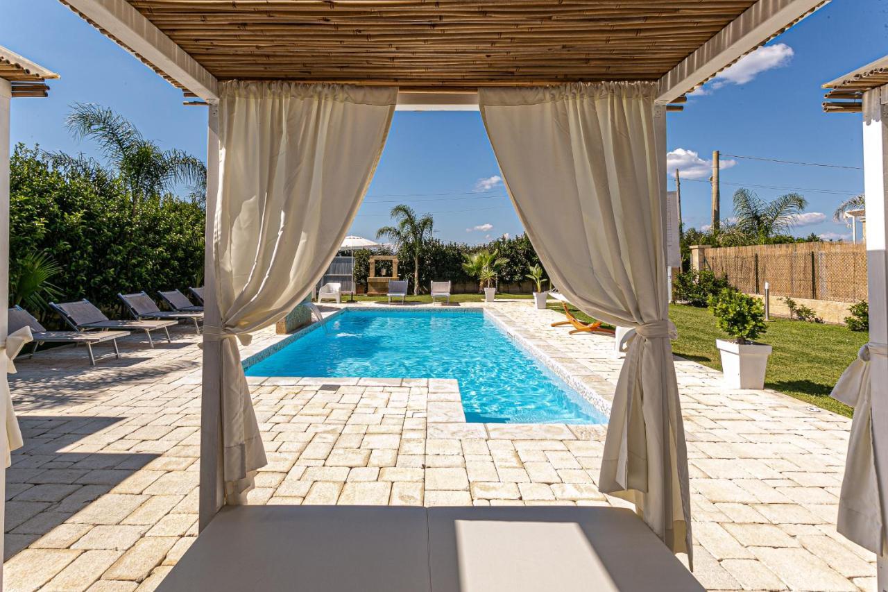 Resort Almaredamarra Con Piscina E Idromassaggio Sul Mare Torre San Giovanni Ugento Exteriör bild