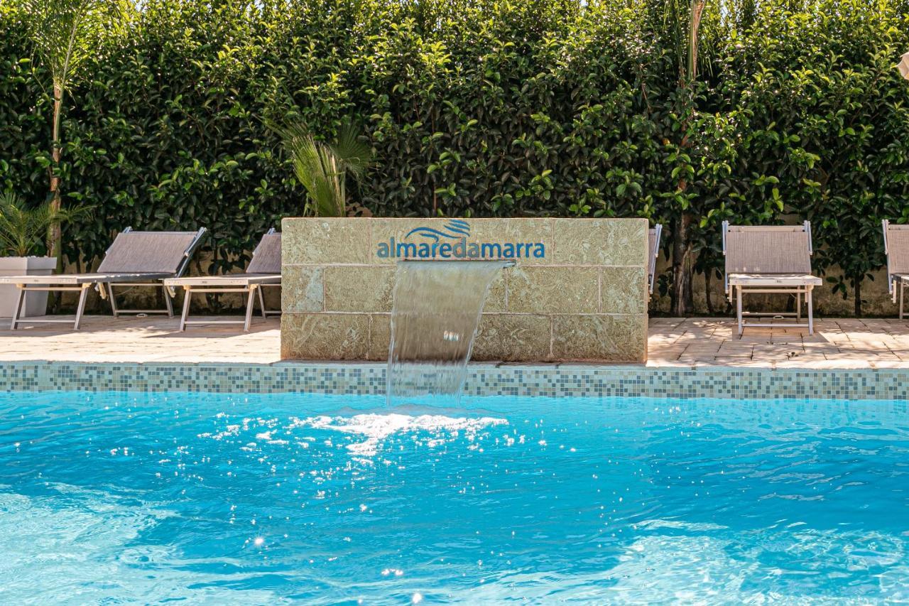 Resort Almaredamarra Con Piscina E Idromassaggio Sul Mare Torre San Giovanni Ugento Exteriör bild