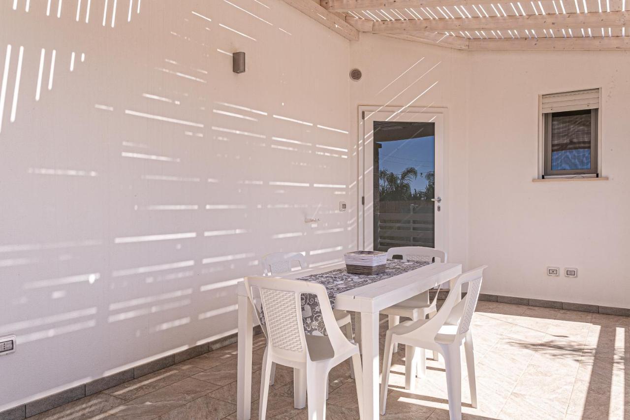 Resort Almaredamarra Con Piscina E Idromassaggio Sul Mare Torre San Giovanni Ugento Exteriör bild
