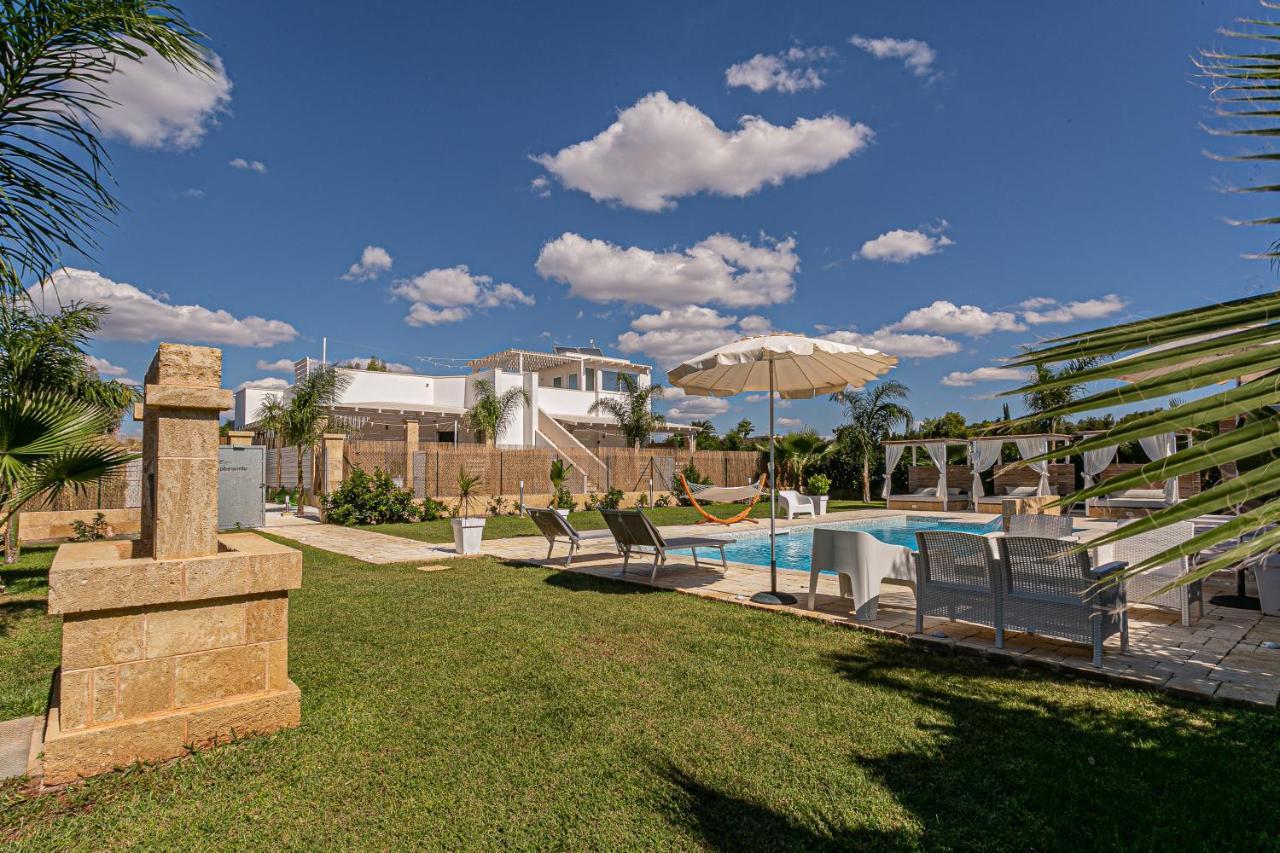 Resort Almaredamarra Con Piscina E Idromassaggio Sul Mare Torre San Giovanni Ugento Exteriör bild