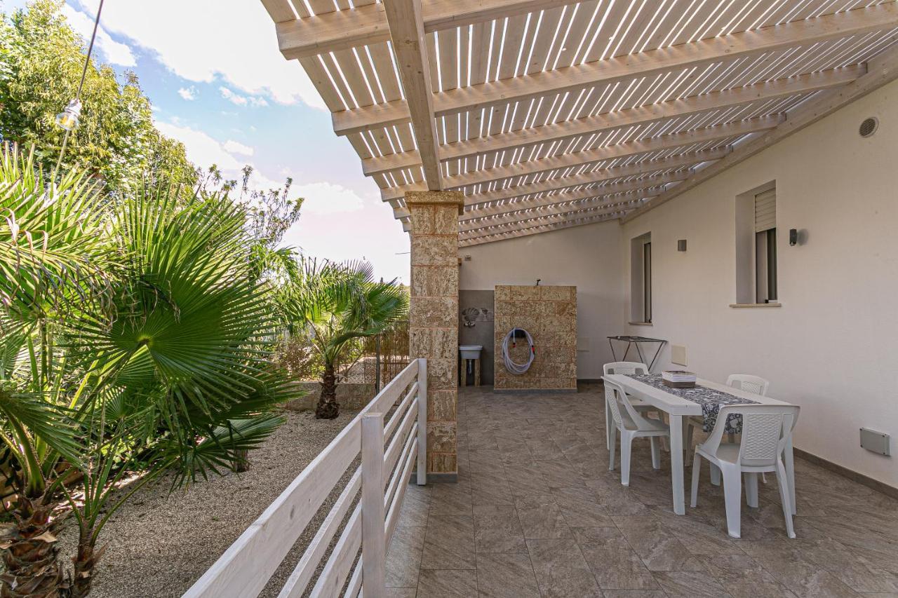 Resort Almaredamarra Con Piscina E Idromassaggio Sul Mare Torre San Giovanni Ugento Exteriör bild